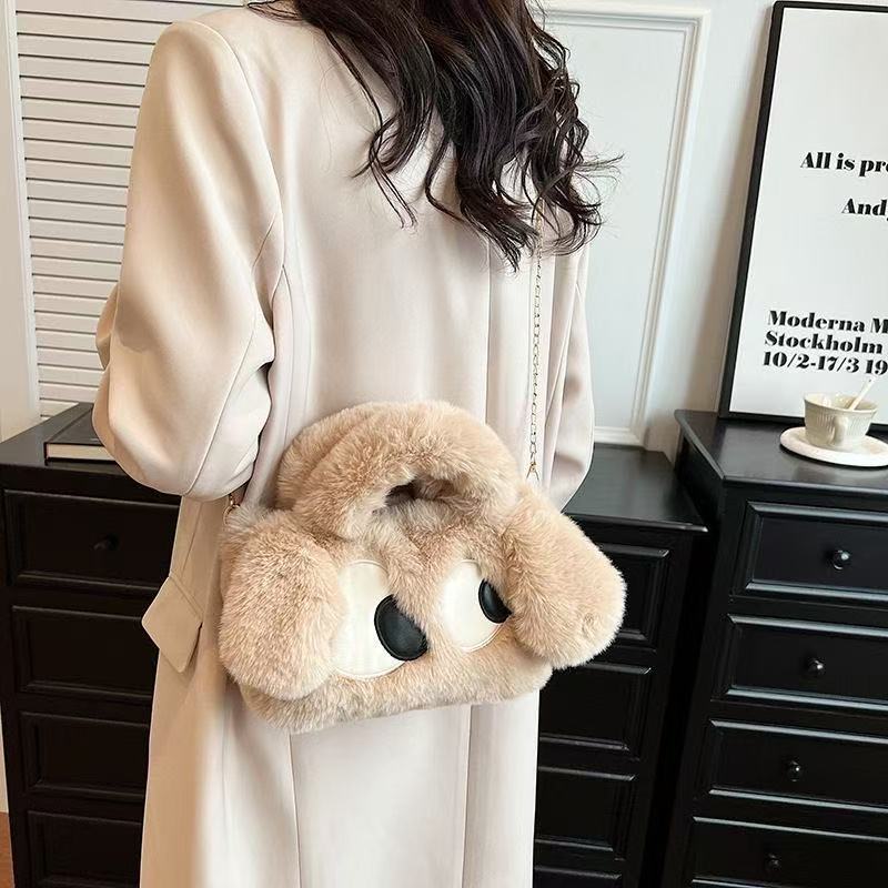Big-eyed dog plush crossbody bag
