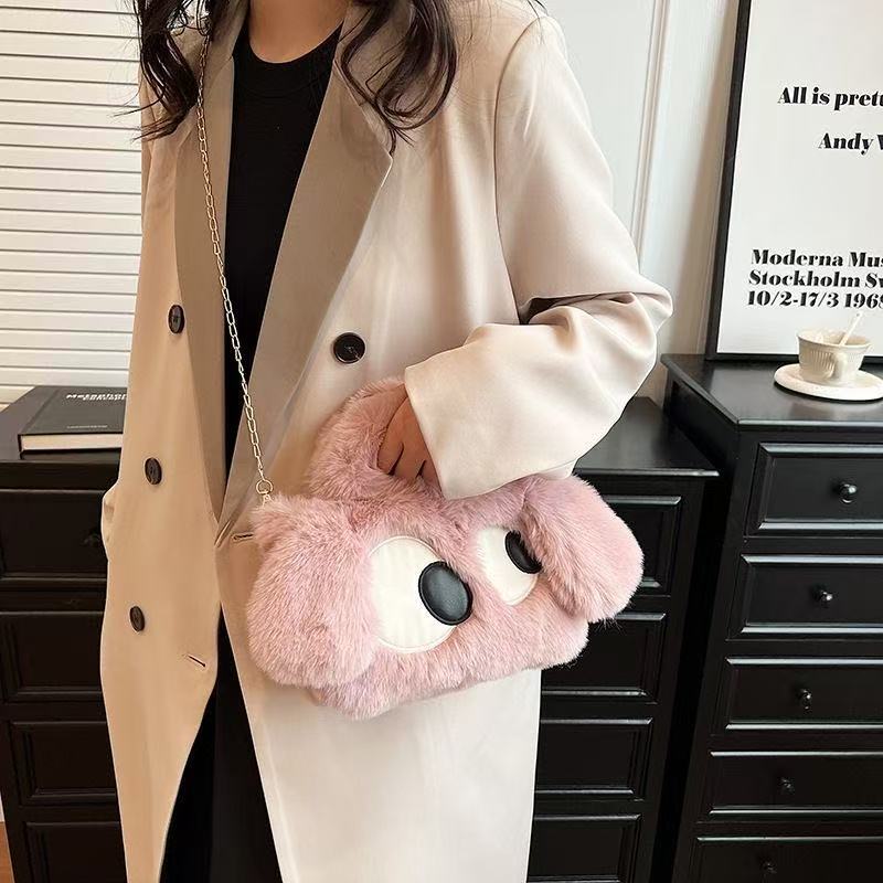 Big-eyed dog plush crossbody bag